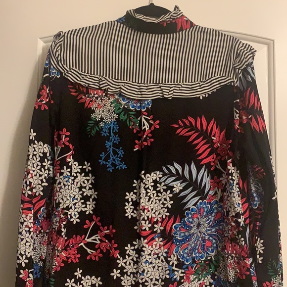 Button up top - Picture 8 of 9